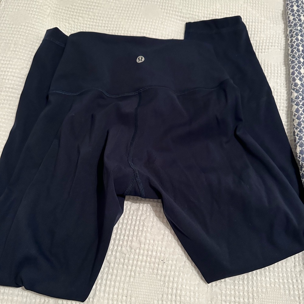 Lululemon Athletica navy leggings. Wunder Under (old) style. Excellent condition